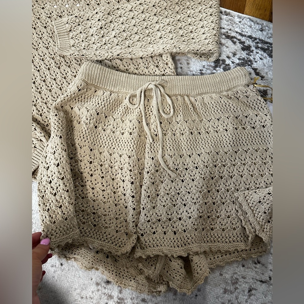 New✨Gorgeous ANTHRO KNIT SHORT SET - Picture 9 of 10